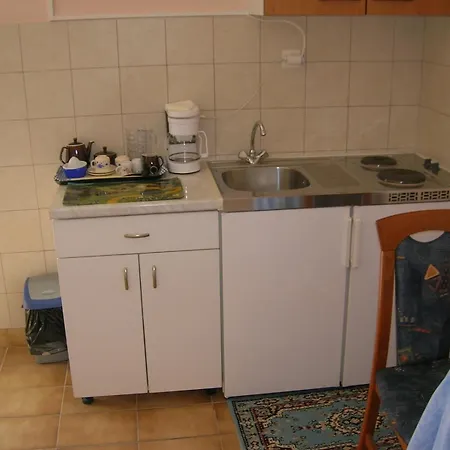 아파트 Family Friendly With A Swimming Pool Kali, Ugljan - 23026