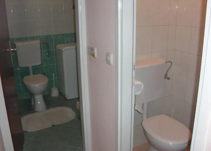 Апартаменты Family-friendly With Swimming Pool Kali, Ugljan - 23026