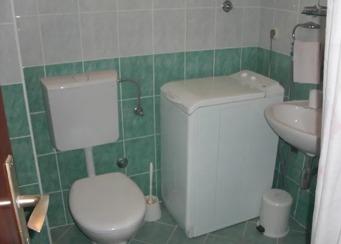 Апартаменты Family-friendly With Swimming Pool Kali, Ugljan - 23026 Кали