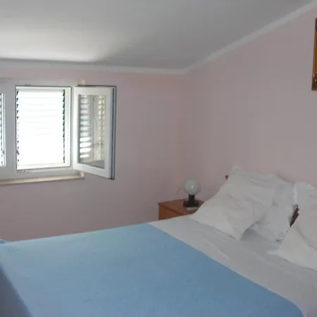 Family-friendly With Swimming Pool Kali, Ugljan - 23026 Apartman *