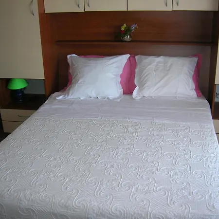 Family-friendly With Swimming Pool Kali, Ugljan - 23026 Apartman Kali