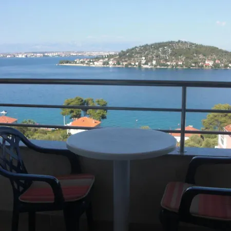 Apartman Family-friendly With Swimming Pool Kali, Ugljan - 23026