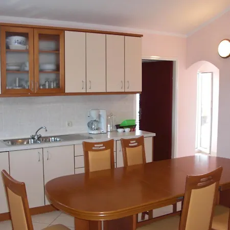 Family-friendly With Swimming Pool Kali, Ugljan - 23026 Apartman