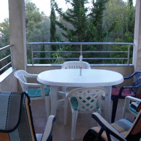 Apartman Family-friendly With Swimming Pool Kali, Ugljan - 23026