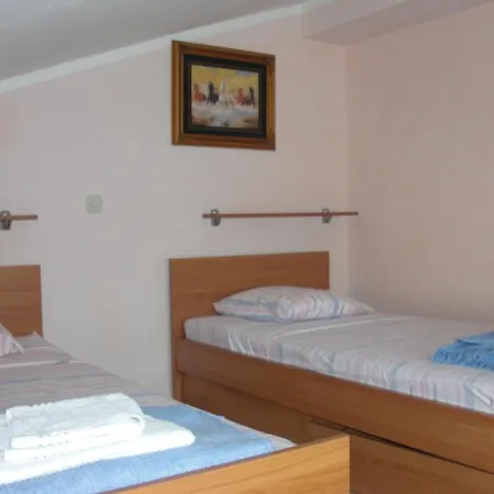 Family-friendly With Swimming Pool Kali, Ugljan - 23026 Apartman *