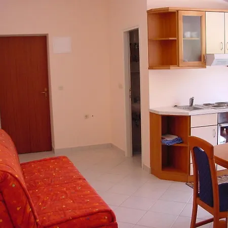 Apartman Family-friendly With Swimming Pool Kali, Ugljan - 23026 *