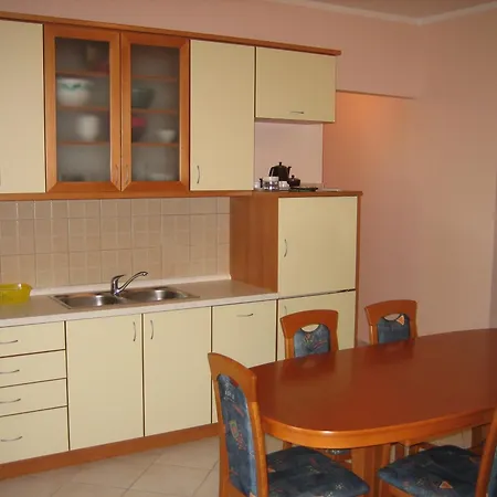 Family-friendly With Swimming Pool Kali, Ugljan - 23026 Apartman