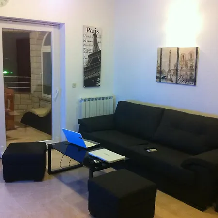 Family-friendly With Swimming Pool Kali, Ugljan - 23026 Lägenhet *