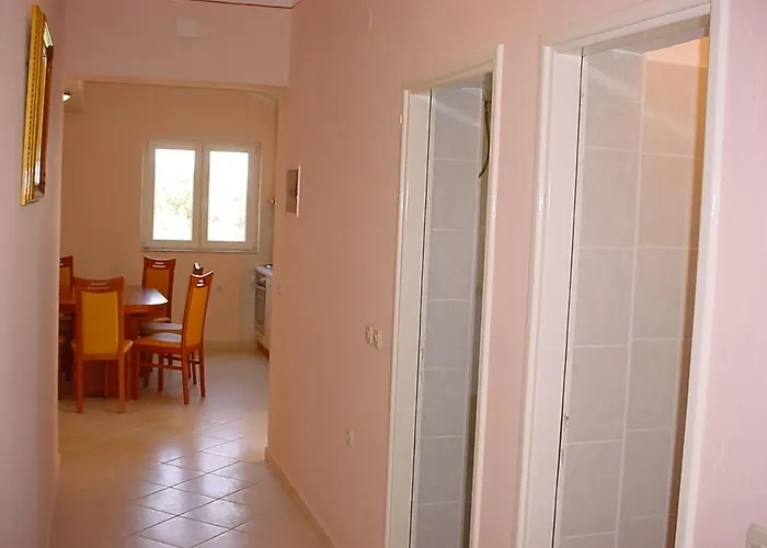 Family-friendly With Swimming Pool Kali, Ugljan - 23026 Apartman *