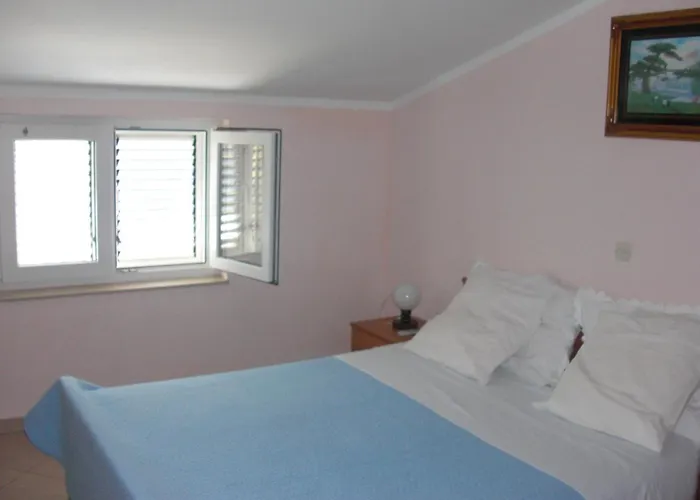 Family-friendly With Swimming Pool Kali, Ugljan - 23026 Lägenhet *