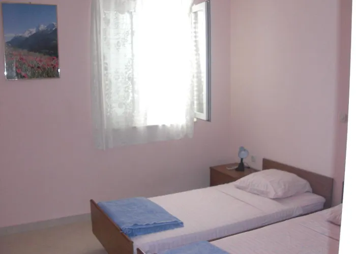 Family-friendly With Swimming Pool Kali, Ugljan - 23026 *