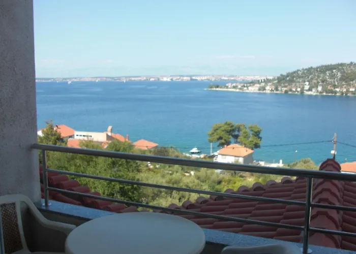 Family-friendly With Swimming Pool Kali, Ugljan - 23026 * Kali