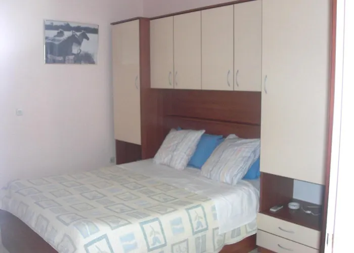Apartman Family-friendly With Swimming Pool Kali, Ugljan - 23026