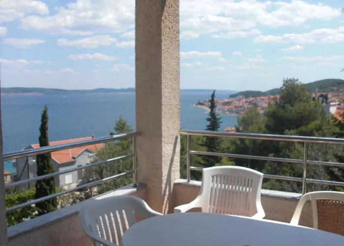 Family-friendly With Swimming Pool Kali, Ugljan - 23026 Lägenhet *