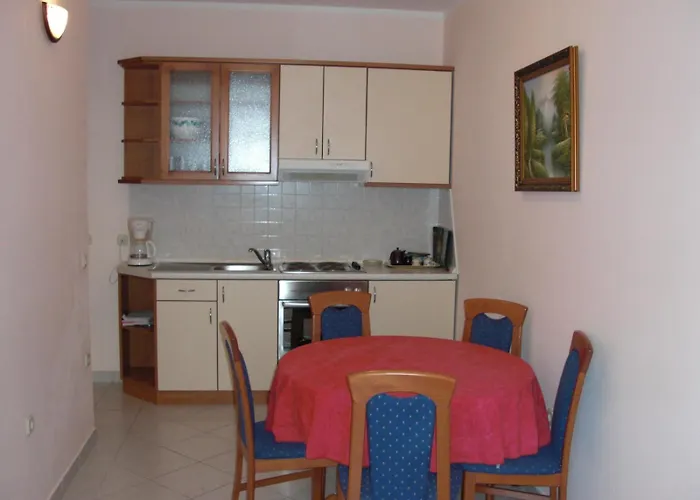 Family-friendly With Swimming Pool Kali, Ugljan - 23026 Lägenhet Kali