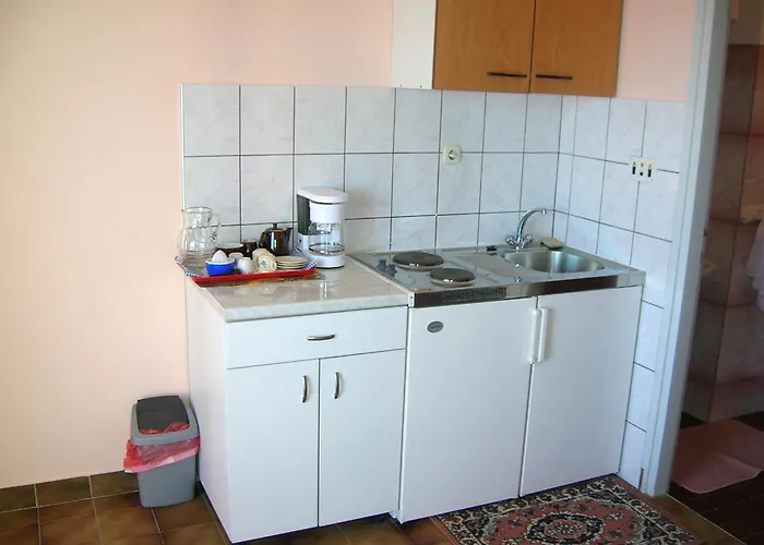 Family-friendly With Swimming Pool Kali, Ugljan - 23026