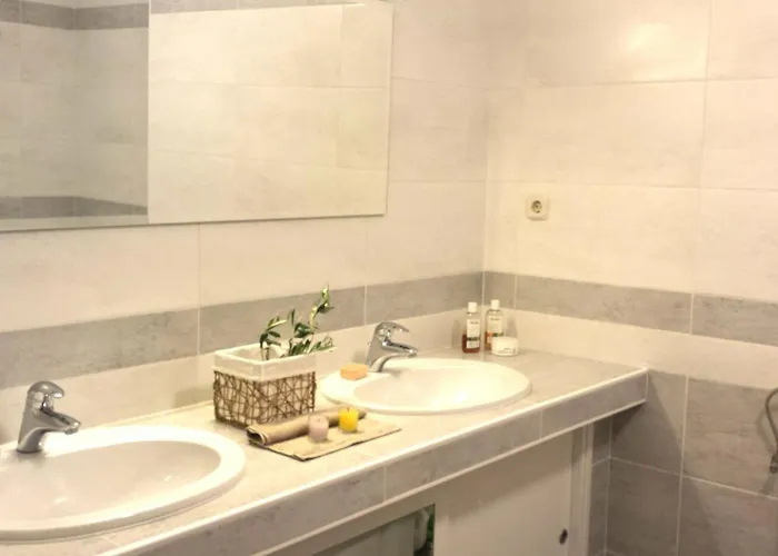 Family-friendly With Swimming Pool Kali, Ugljan - 23026 Lägenhet