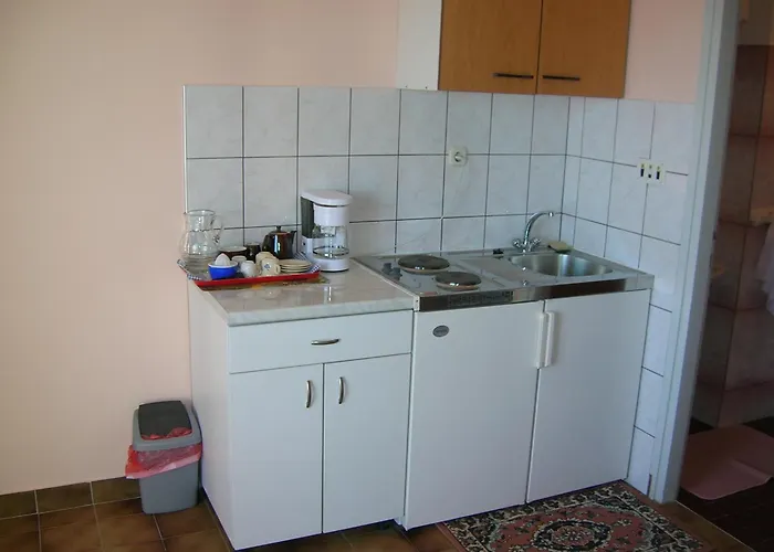 Family-friendly With Swimming Pool Kali, Ugljan - 23026