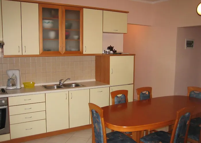 Family-friendly With Swimming Pool Kali, Ugljan - 23026 Lägenhet