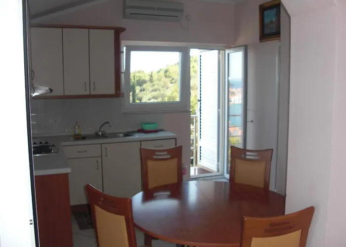 Lägenhet Family-friendly With Swimming Pool Kali, Ugljan - 23026