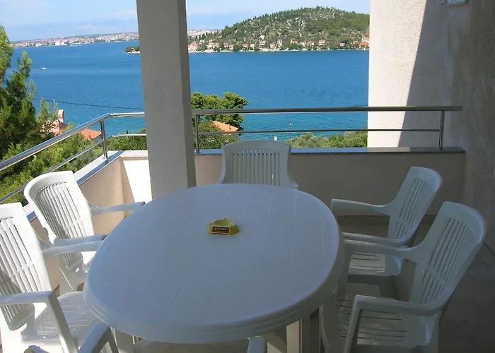 Family-friendly With Swimming Pool Kali, Ugljan - 23026 *