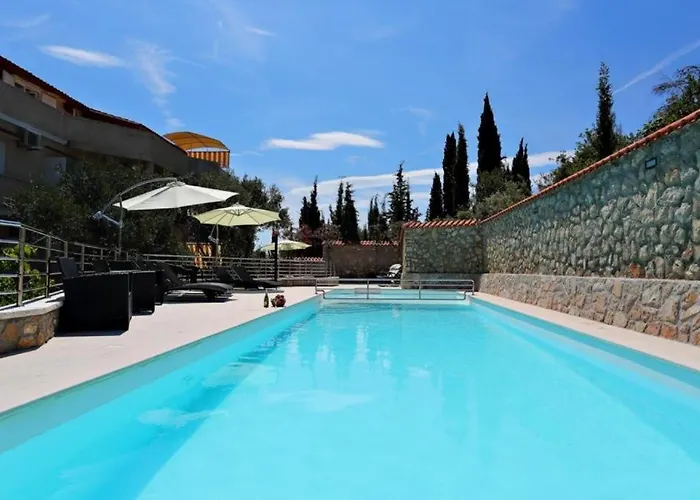 Family-friendly With Swimming Pool Kali, Ugljan - 23026 Apartman Kali
